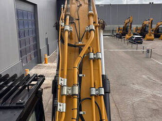 2017-caterpillar-352fl-1466238-48060621