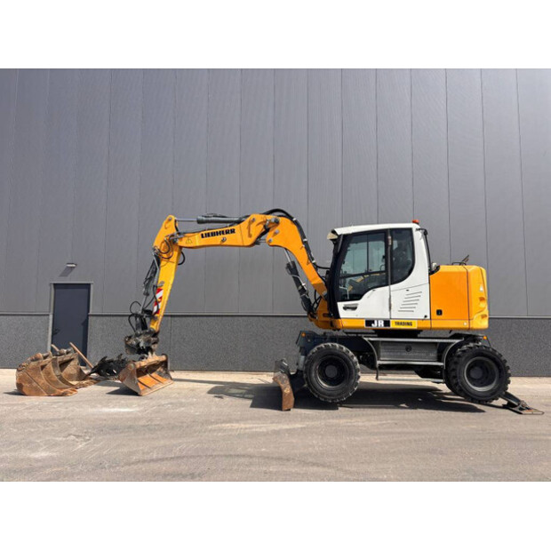 2015 Liebherr A912-48060856