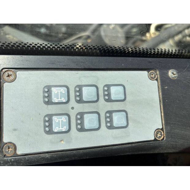 2015 Liebherr A912-48060871