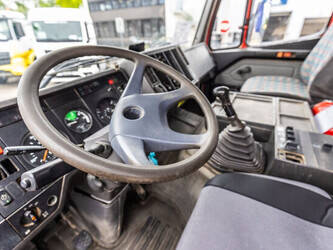 1997-mercedes-benz-sk-2639-1466259-48061056