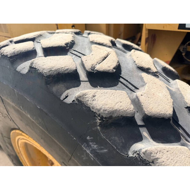 1997 Caterpillar 140H-48061770