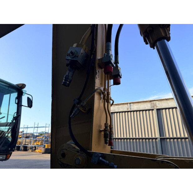 2003 Caterpillar M318C-48063296