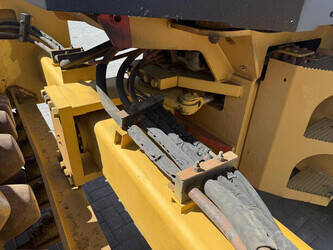 2010-caterpillar-cp74-1466410-48065865