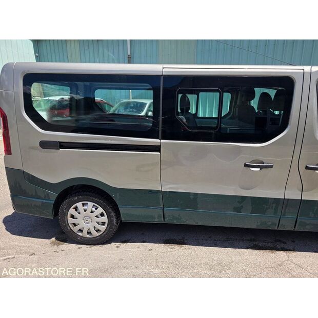 2015 Renault Trafic-48077470