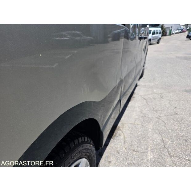 2015 Renault Trafic-48077472