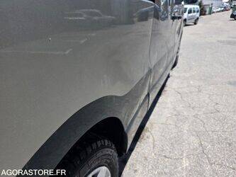 2015-renault-trafic-1466493-48077472