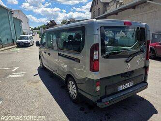 2015-renault-trafic-1466493-48077474