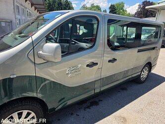 2015-renault-trafic-1466493-48077475