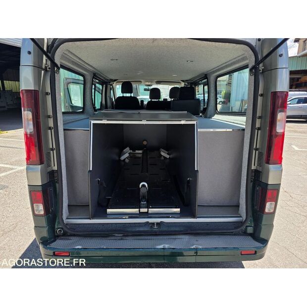 2015 Renault Trafic-48077479