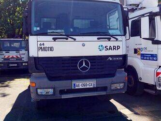 صورة ل شاحنات فراغ 2001 مرسيدس بنز ACTROS 3235