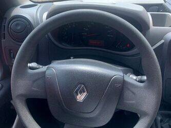 2013-renault-master-1466505-48077768