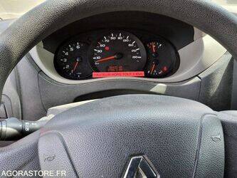 2010-renault-master-1466506-48077805