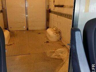 2011-renault-master-1466529-48078597
