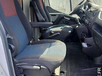 2011-renault-master-1466529-48078600