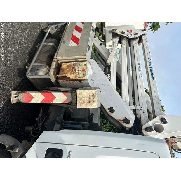 2013 Renault Maxity-48078792
