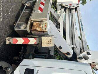 2013-renault-maxity-1466535-48078792