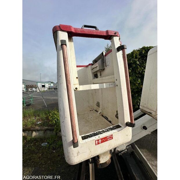 2013 Renault Maxity-48078794