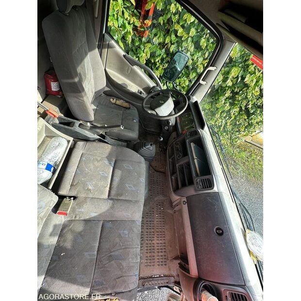 2013 Renault Maxity-48078795