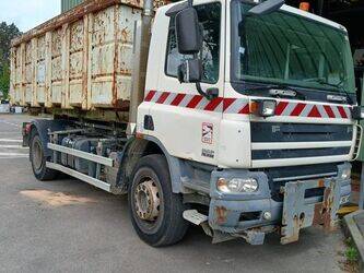 صورة ل الشاحنات ومعدات النقل 2009 داف CF75