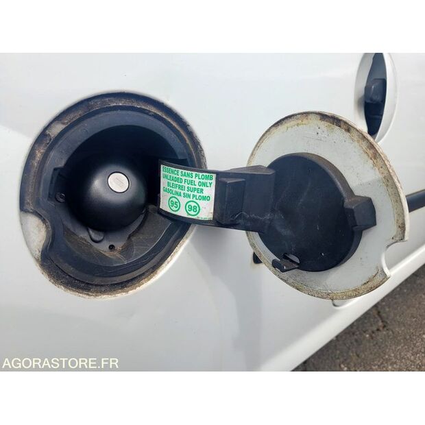 2013 Renault Twingo-48079101