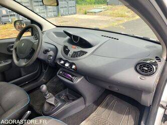 2013-renault-twingo-1466545-48079115