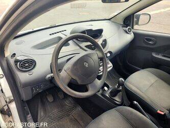 2013-renault-twingo-1466545-48079118