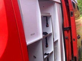 2013-renault-master-1466559-48079735