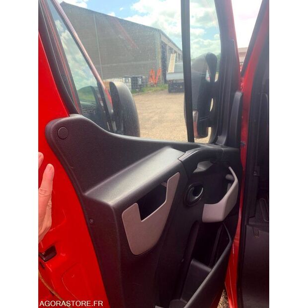 2013 Renault Master-48079738
