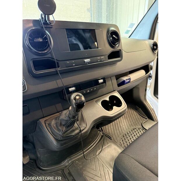 2020 Mercedes-Benz SPRINTER-48079887