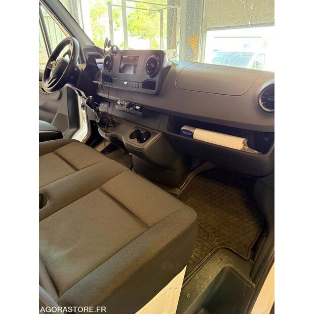 2020 Mercedes-Benz SPRINTER-48079895