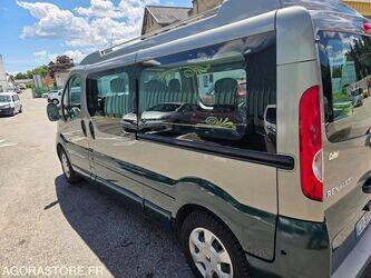 2012-renault-trafic-1466571-48080172