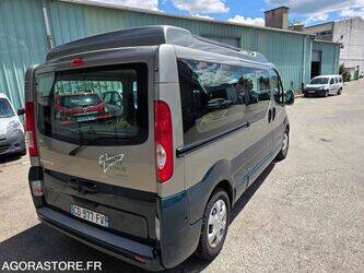 2012-renault-trafic-1466571-48080174