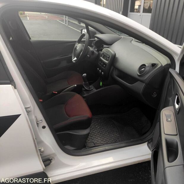2016 Renault Clio-48080401