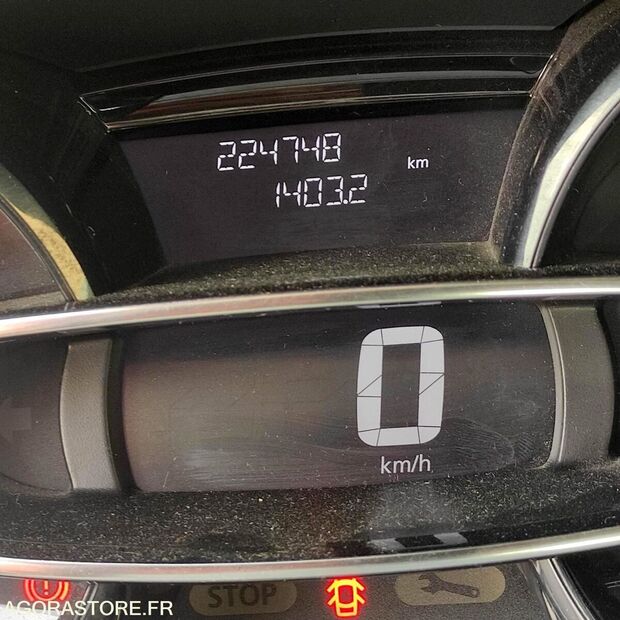 2016 Renault Clio-48080406