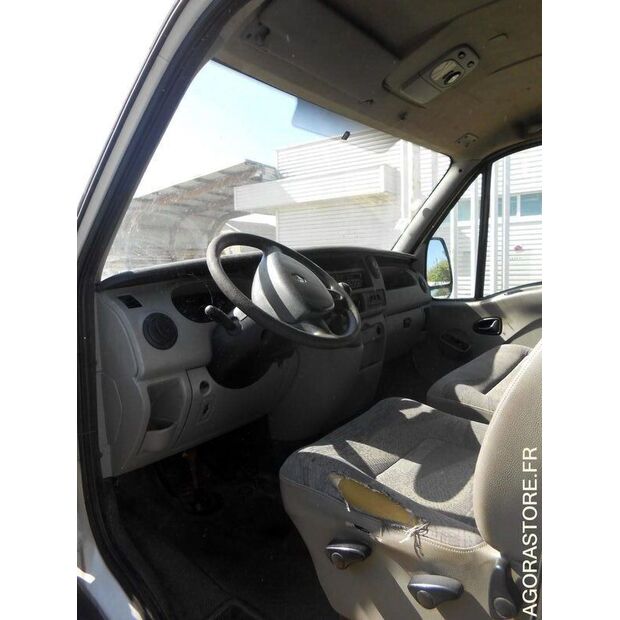 2005 Renault Master-48080952