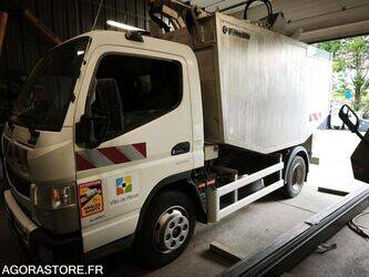 2020-mitsubishi-fuso-canter-1466596-48081057