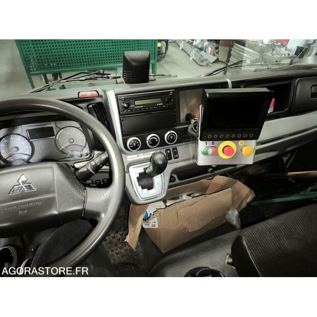 2020 Mitsubishi Fuso CANTER-48081070