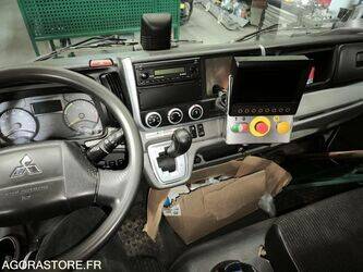 2020-mitsubishi-fuso-canter-1466596-48081070