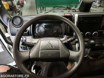 2020-mitsubishi-fuso-canter-1466596-48081071