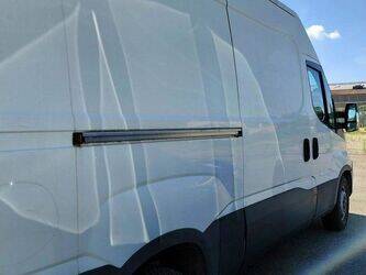 2017-iveco-35s14n-1466089-48081174