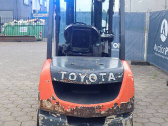 2016-toyota-8fdjf35-48083681