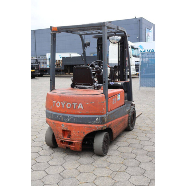 Toyota 25-48084004