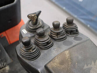 2007-toyota-7fbmf16-1466637-48084345