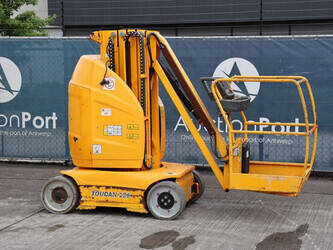 2015-jlg-toucan-10e-1466653-48084895