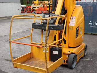 2015-jlg-toucan-10e-1466653-48084898