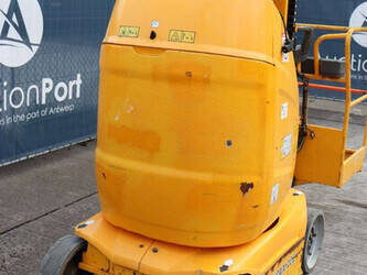 2015-jlg-toucan-10e-1466653-48084902