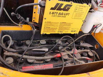 2015-jlg-toucan-10e-1466653-48084919