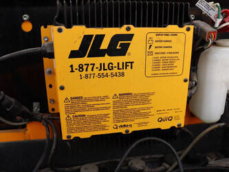 2015-jlg-toucan-10e-1466653-48084921