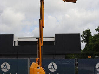 2015-jlg-toucan-10e-1466653-48084923