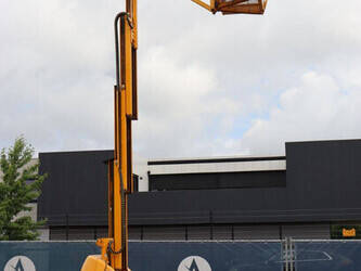2015-jlg-toucan-10e-1466653-48084924